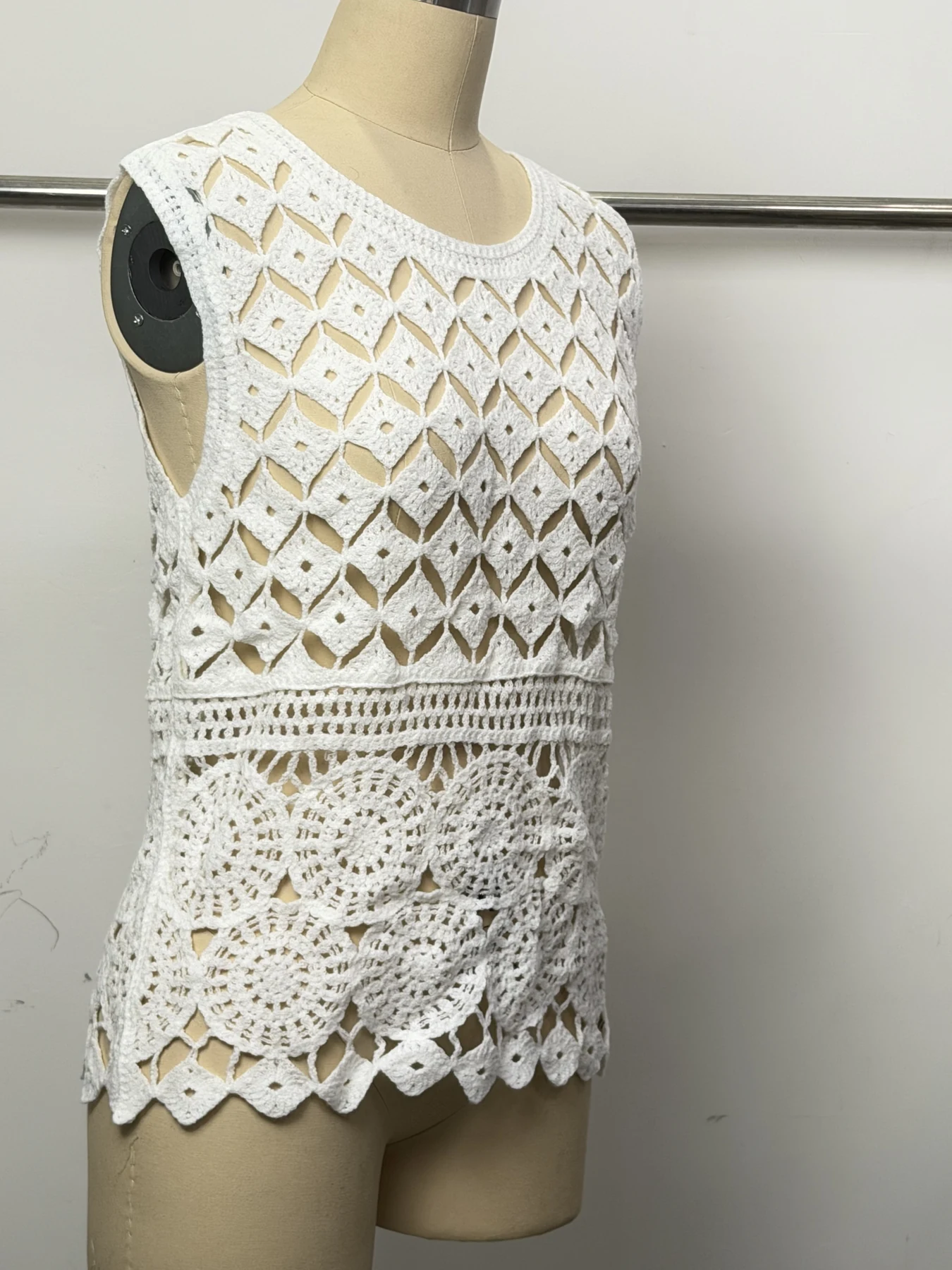 Wholesale Ivory Geometric Crochet-Look Sleeveless Top for OEM and private label production 3